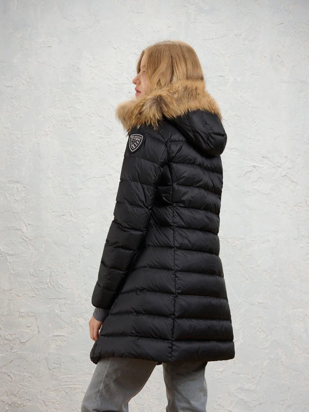 PIUMINO LUNGO CON PELLICCIA KRISTIN NERO int. BEIGE