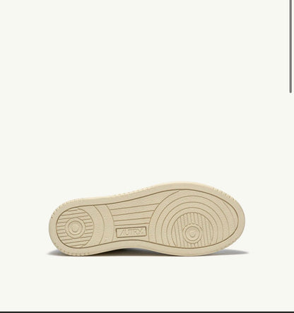 Autry Donna – Sneakers Medalist Low bicolor in pelle bianca e nera AULW-WB01