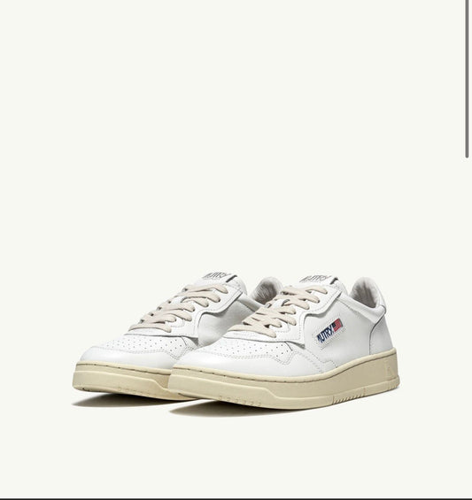 Autry Uomo – Sneakers Medalist Low in pelle bianca AULM-LL15