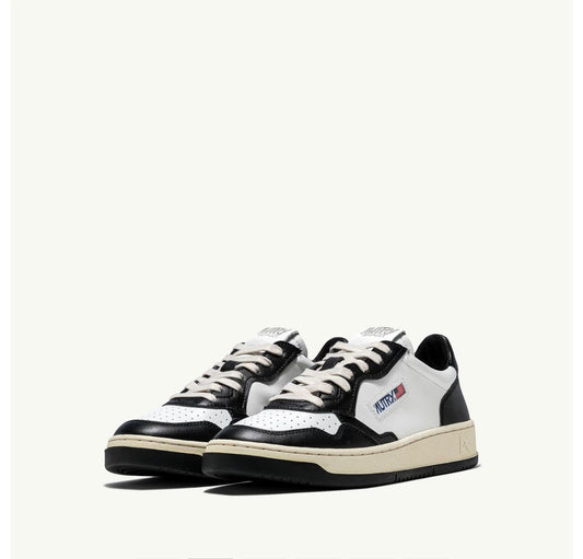 Autry Uomo – Sneakers Medalist Low bicolor in pelle bianca e nera AULM-WB01