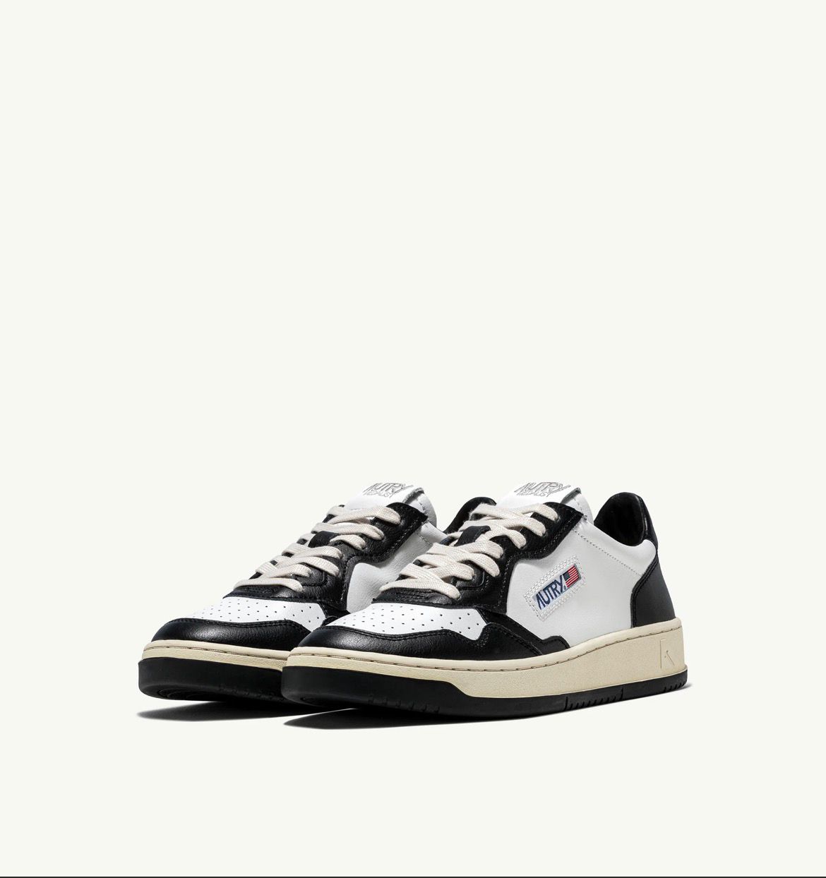 Autry Donna – Sneakers Medalist Low bicolor in pelle bianca e nera AULW-WB01